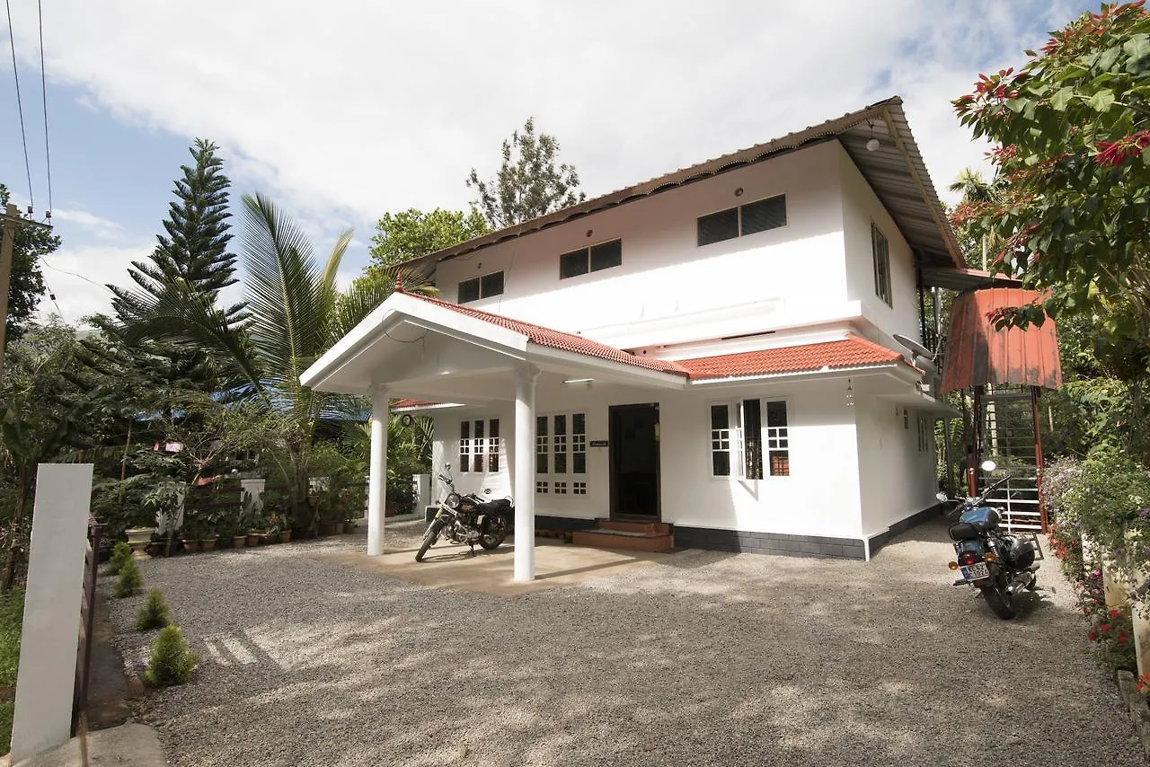 Lizmerrycasa Homestay Munnar Frühstückspension